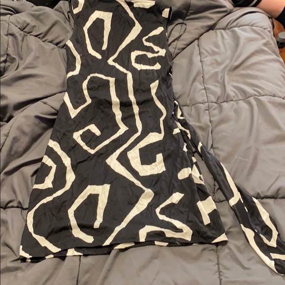 *Gorgeous Wrap Dress* - Picture 6 of 6